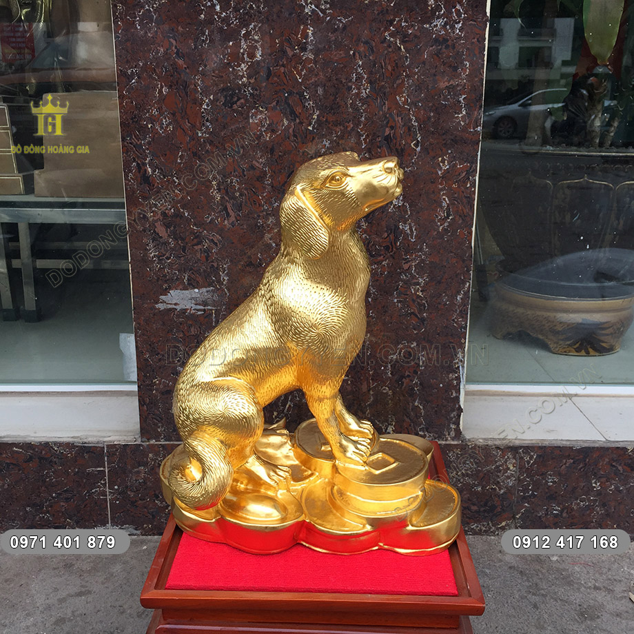 tượng ch&oacute; v&agrave;ng mậu tuất 2018